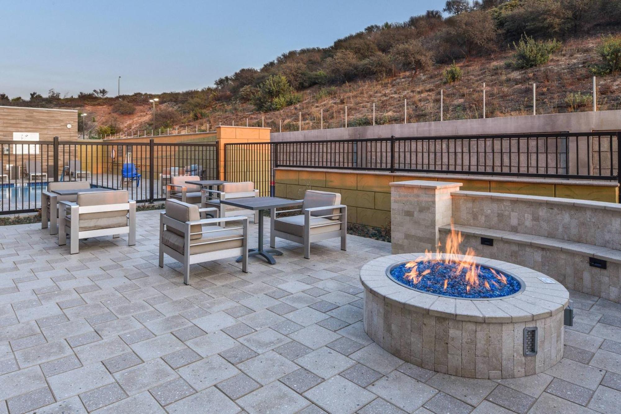 Fairfield Inn & Suites By Marriott Moorpark Ventura County Экстерьер фото